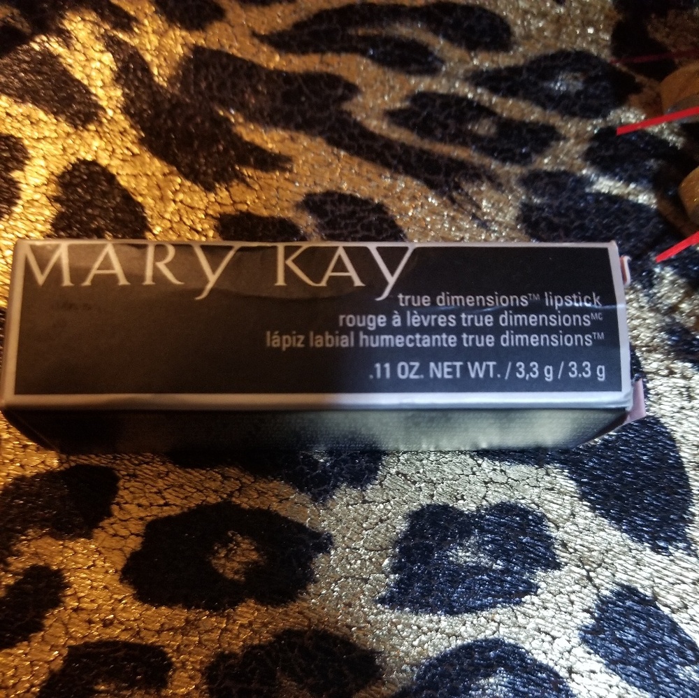 True Dimensions lipstick